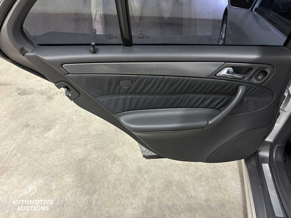 Mercedes-Benz C32 AMG 3.2 V6 354PS 2002 C-Klasse 