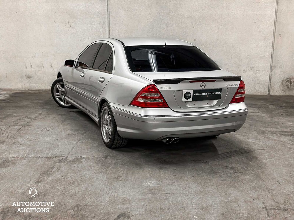 Mercedes-Benz C32 AMG 3.2 V6 354PS 2002 C-Klasse 