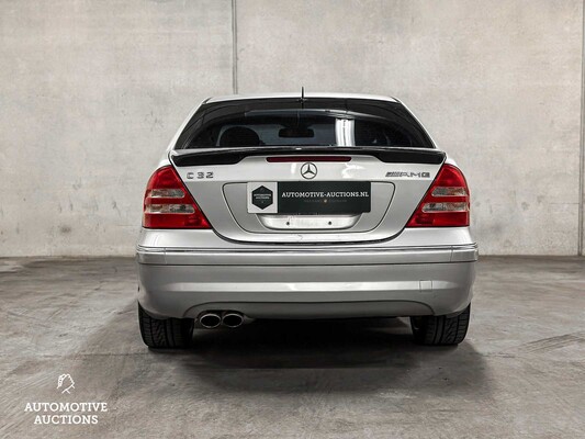 Mercedes-Benz C32 AMG 3.2 V6 354hp 2002 C-Class 