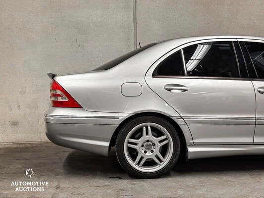 Mercedes-Benz C32 AMG 3.2 V6 354hp 2002 C-Class 