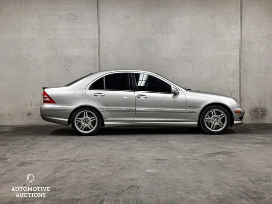 Mercedes-Benz C32 AMG 3.2 V6 354hp 2002 C-Class 