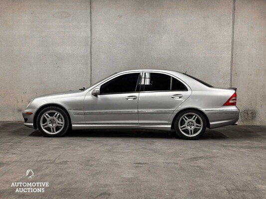 Mercedes-Benz C32 AMG 3.2 V6 354hp 2002 C-Class 