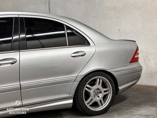 Mercedes-Benz C32 AMG 3.2 V6 354hp 2002 C-Class 