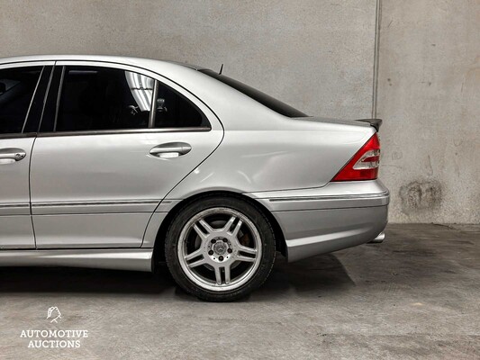 Mercedes-Benz C32 AMG 3.2 V6 354hp 2002 C-Class 