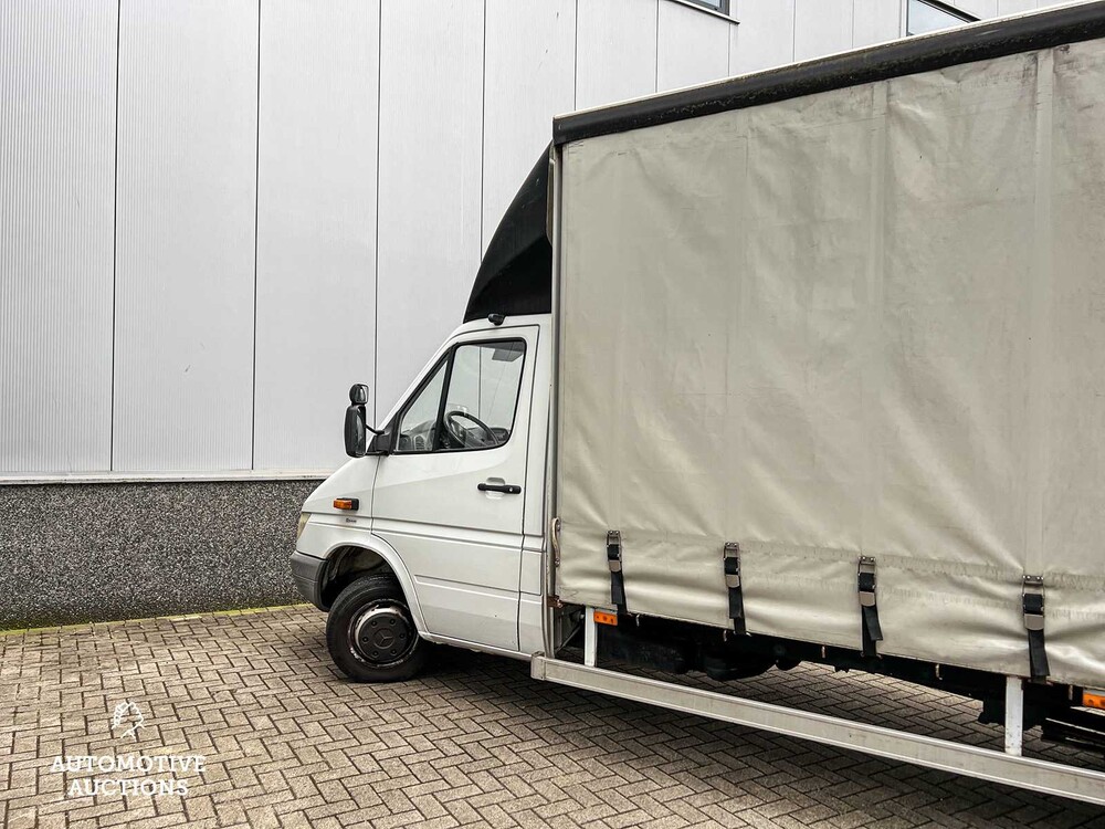Mercedes-Benz Sprinter 408 CDI 2.2 402 Commercial vehicle 82hp 2001 (Original-NL), 34-VZ-PP