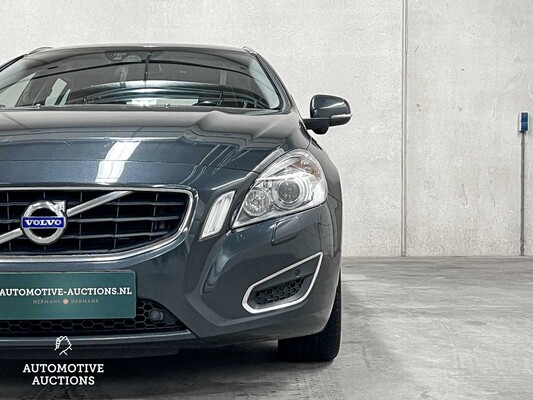 Volvo V60 1.6 T4 Summum 179hp 2011 (Original-NL), 13-RNR-3