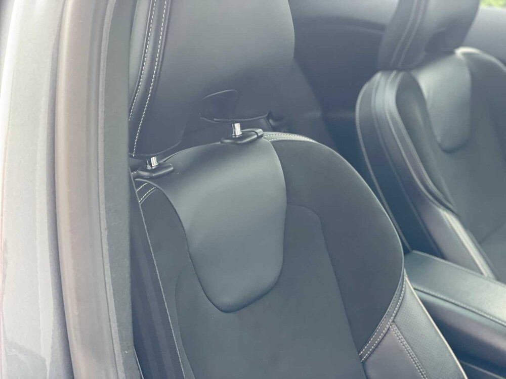 Volvo V40 2.0 D4 R Design Business Sport 190hp 2017, K-517-PZ