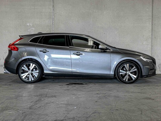 Volvo V40 2.0 D4 R Design Business Sport 190hp 2017, K-517-PZ