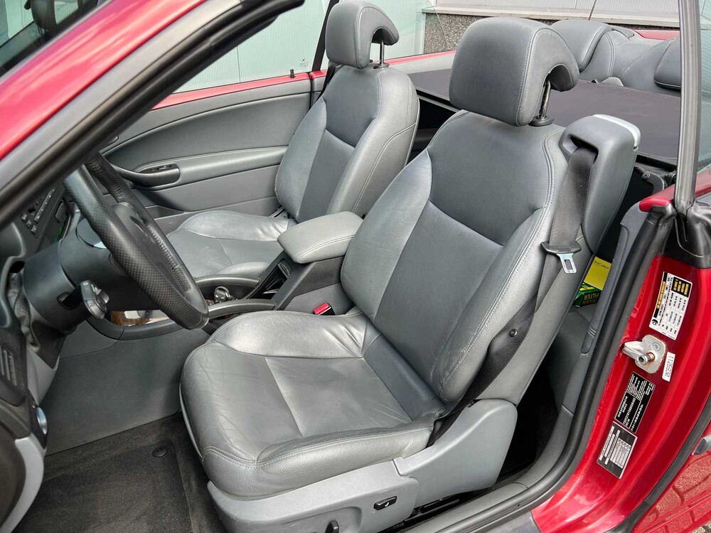 Saab 9-3 Cabrio 2.0 T Vector 209hp 2006, Dutch registration