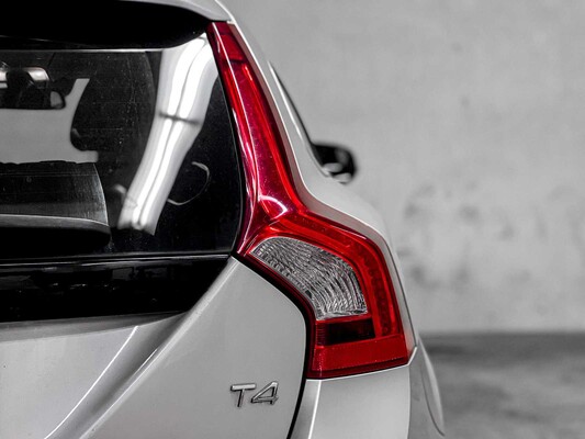 Volvo V60 1.6 T4 Momentum 179hp 2012 (Original-NL), 60-TDK-1