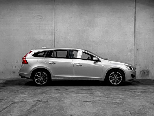 Volvo V60 1.6 T4 Momentum 179hp 2012 (Original-NL), 60-TDK-1