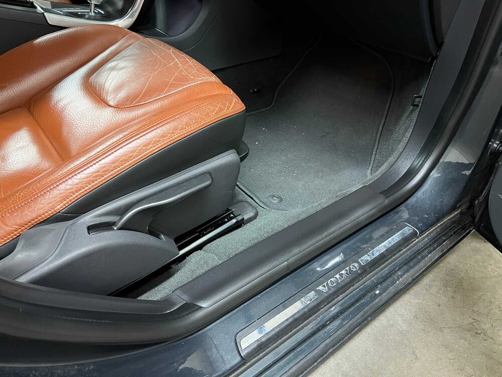 Volvo V60 1.6 T4 Summum 179hp 2011 (Original-NL), 13-RNR-3