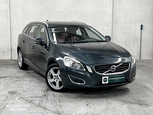 Volvo V60 1.6 T4 Summum 179pk 2011 (Origineel-NL), 13-RNR-3