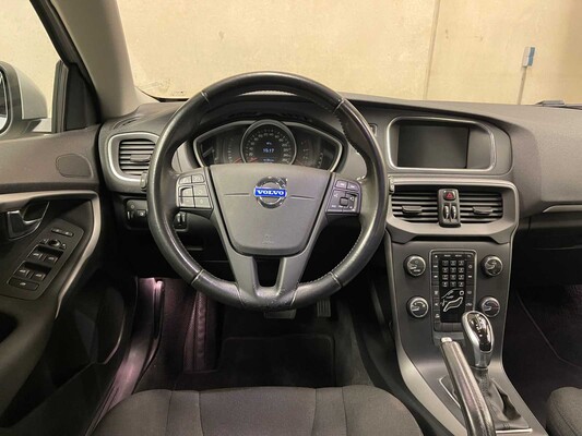 Volvo V40 1.6 D2 Momentum Automaat 114pk 2014, HG-513-L