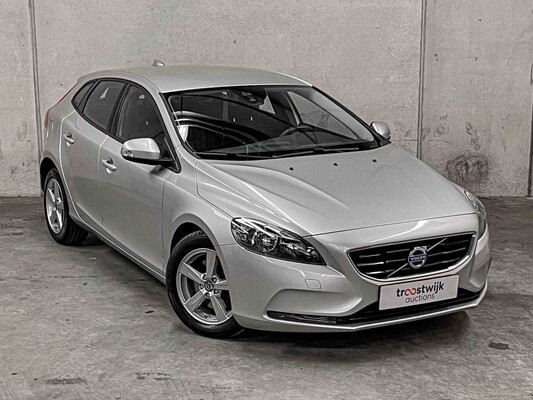 Volvo V40 1.6 D2 Momentum Automaat 114pk 2014, HG-513-L