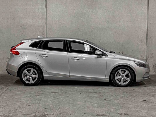 Volvo V40 1.6 D2 Momentum Automatic 114hp 2014, HG-513-L