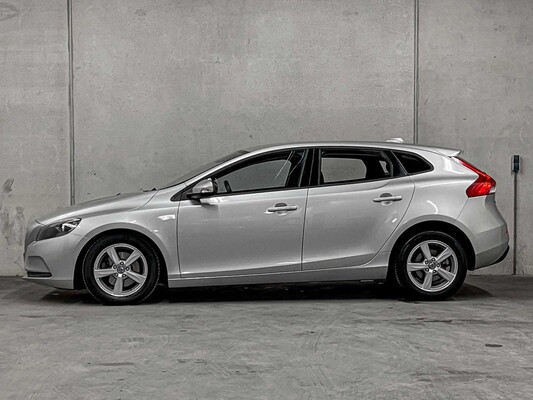 Volvo V40 1.6 D2 Momentum Automatik 114PS 2014, HG-513-L