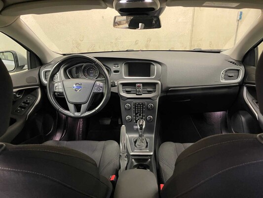 Volvo V40 1.6 D2 Momentum Automaat 114pk 2014, HG-513-L