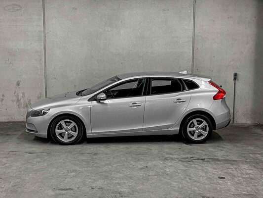 Volvo V40 1.6 D2 Momentum Automatic 114hp 2014, HG-513-L