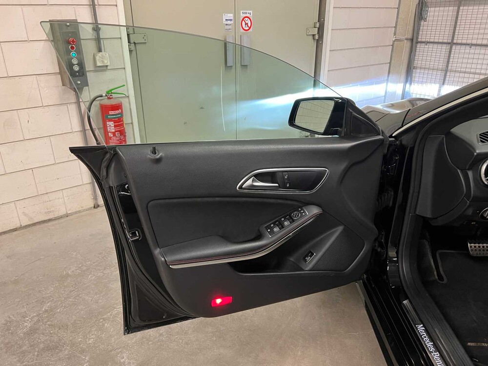 Mercedes-Benz CLA180 AMG Prestige 122PS 2017 CLA-Klasse, SN-764-B