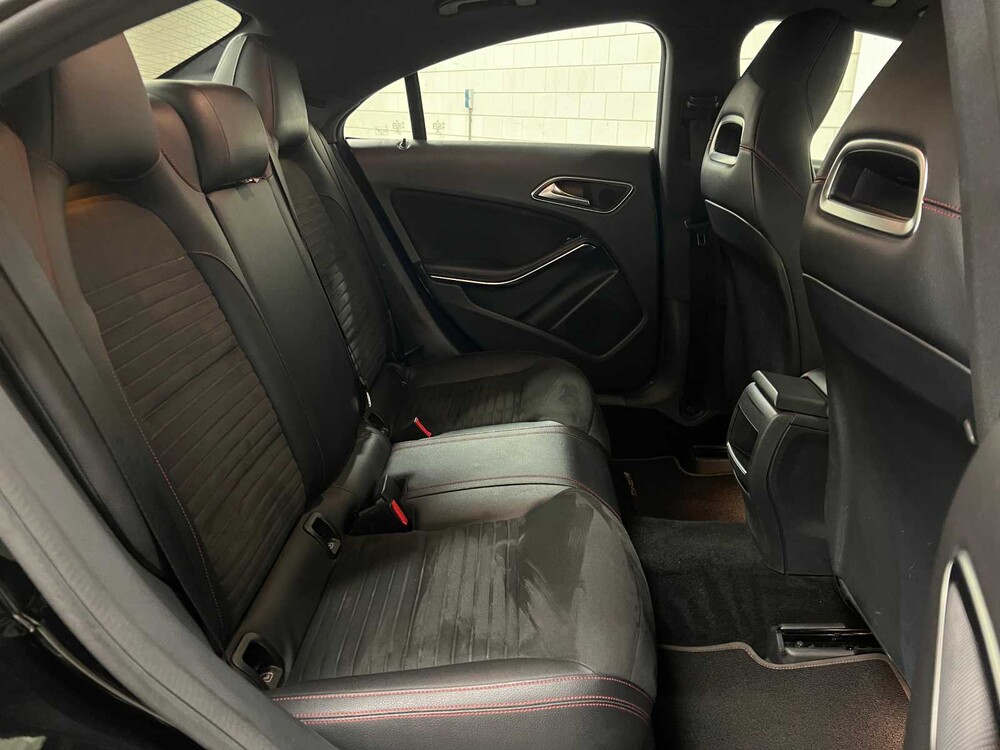 Mercedes-Benz CLA180 AMG Prestige 122PS 2017 CLA-Klasse, SN-764-B