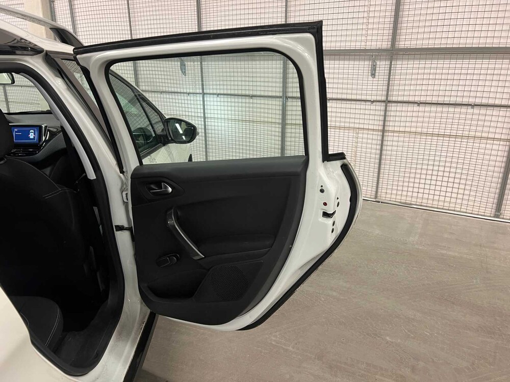 Peugeot 2008 1.2 PureTech Blue Lion 110hp 2008 (Original-NL), ST-038-R