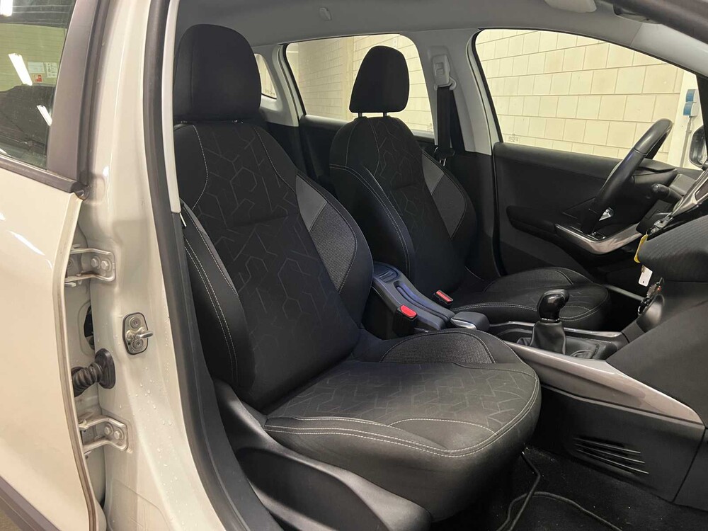 Peugeot 2008 1.2 PureTech Blue Lion 110hp 2008 (Original-NL), ST-038-R