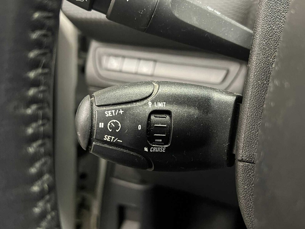 Peugeot 2008 1.2 PureTech Blue Lion 110hp 2008 (Original-NL), ST-038-R