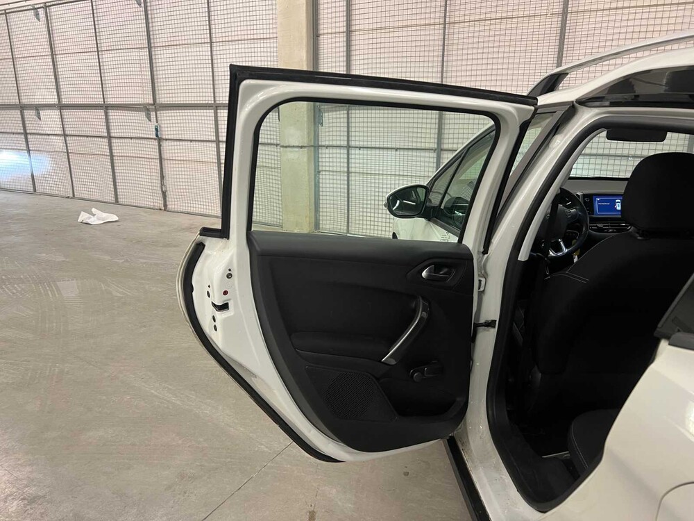 Peugeot 2008 1.2 PureTech Blue Lion 110hp 2008 (Original-NL), ST-038-R