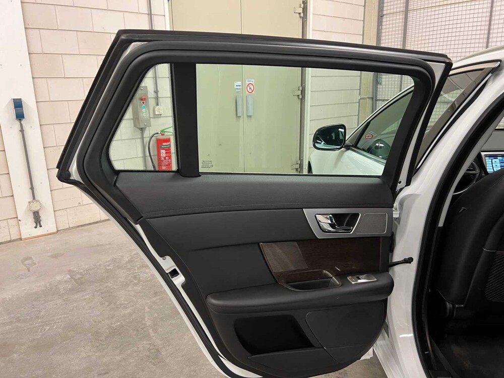 Jaguar XF Sportbrake 2.2D 163PS 2014 (Original-NL), 9-XFH-27