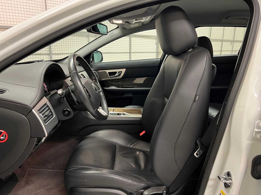 Jaguar XF Sportbrake 2.2D 163PS 2014 (Original-NL), 9-XFH-27