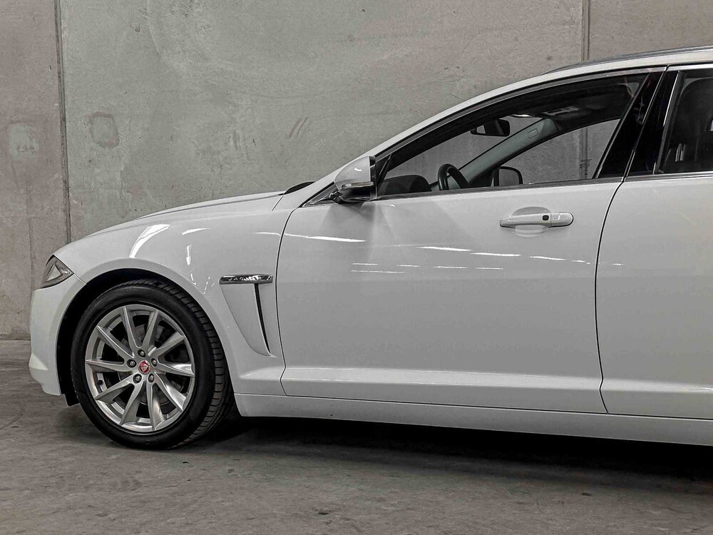 Jaguar XF Sportbrake 2.2D 163PS 2014 (Original-NL), 9-XFH-27