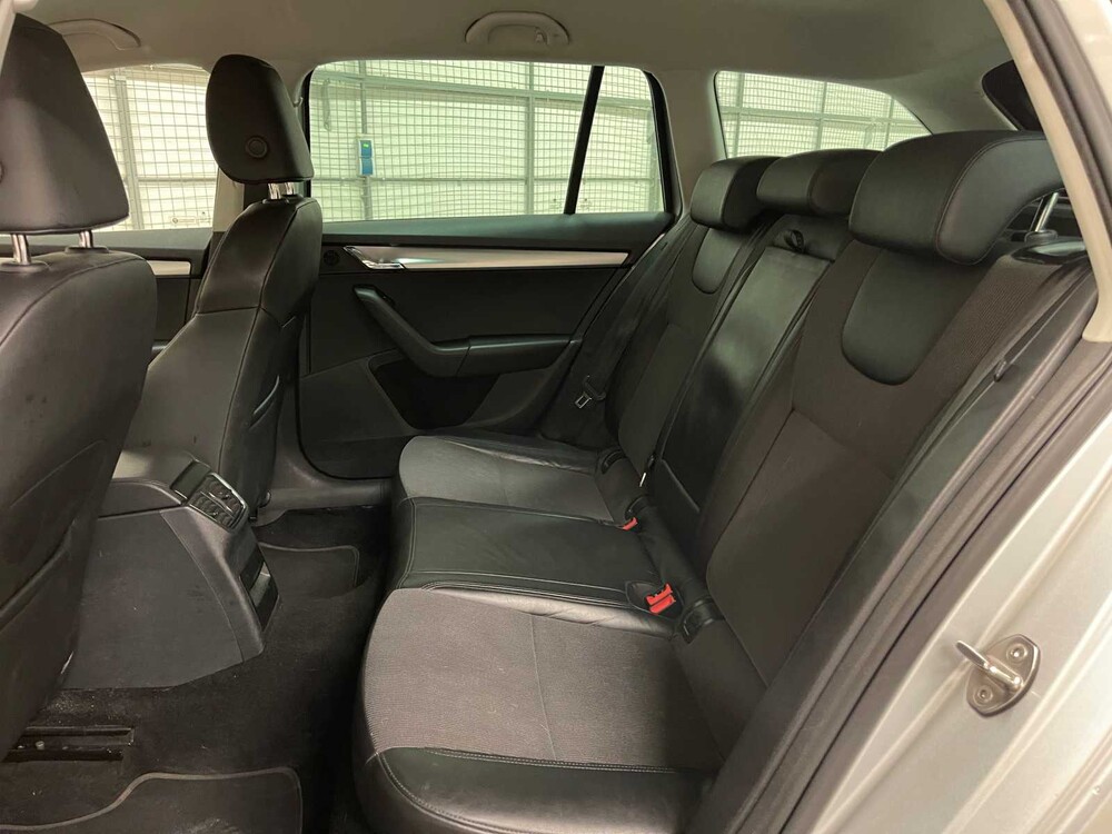 Skoda Octavia Combi 1.6 TDI Greentech Clever Edition 116PS 2018 (Original-NL + 1. Besitzer), XD-036-P