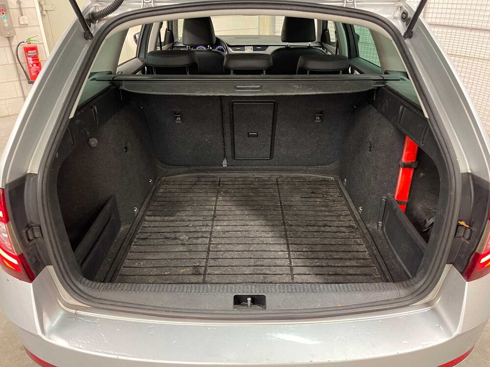 Skoda Octavia Combi 1.6 TDI Greentech Clever Edition 116PS 2018 (Original-NL + 1. Besitzer), XD-036-P