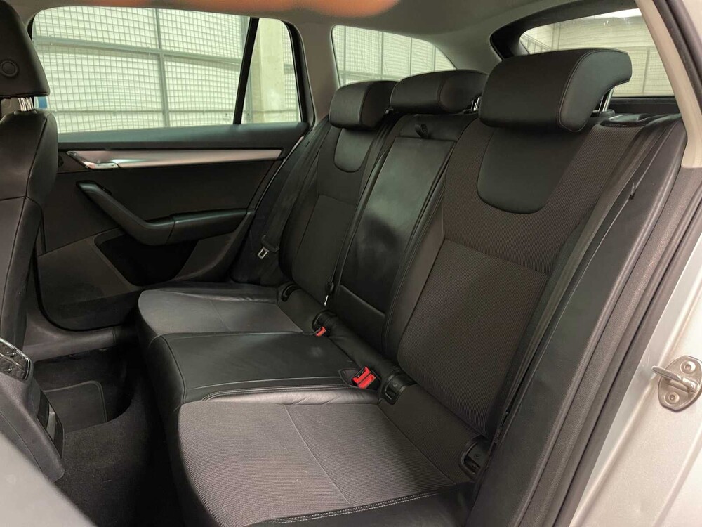 Skoda Octavia Combi 1.6 TDI Greentech Clever Edition 116PS 2018 (Original-NL + 1. Besitzer), XD-036-P