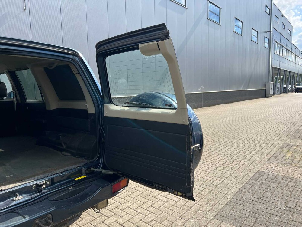 Nissan Patrol GR 3.0 Di Luxus volle B-Säule 160PS 2006 Youngtimer