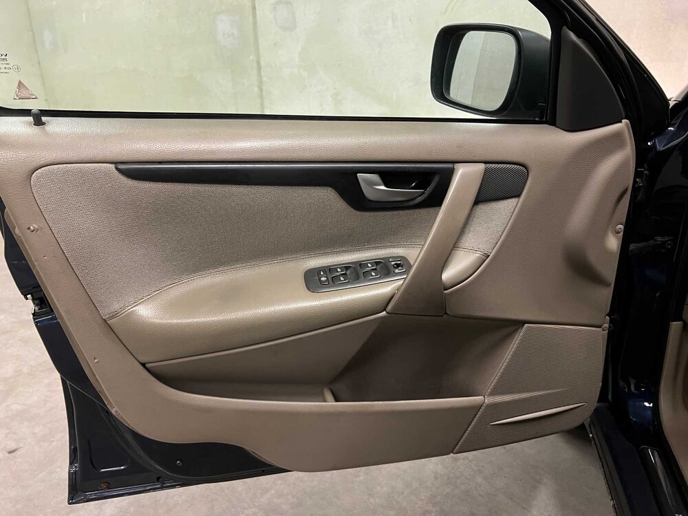 Volvo V70 Cross Country 2.4 T Comfort Line 200pk 2001 (Origineel-NL), 49-HF-RN