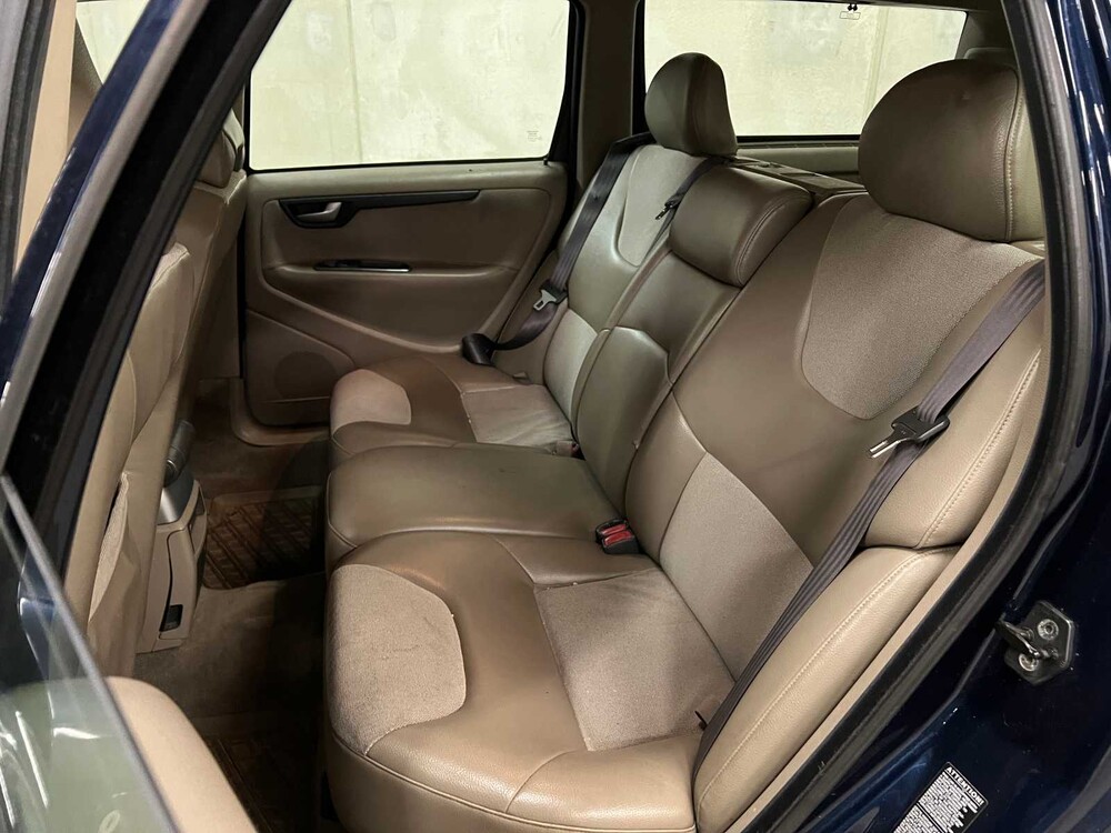 Volvo V70 Cross Country 2.4 T Comfort Line 200pk 2001 (Origineel-NL), 49-HF-RN