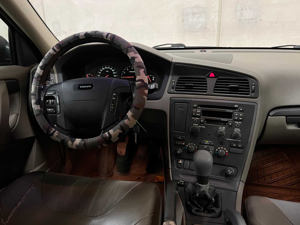 Volvo V70 Cross Country 2.4 T Comfort Line 200pk 2001 (Origineel-NL), 49-HF-RN