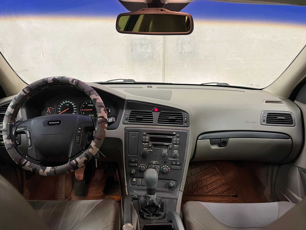 Volvo V70 Cross Country 2.4 T Comfort Line 200pk 2001 (Origineel-NL), 49-HF-RN