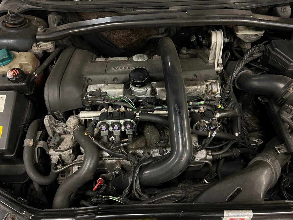 Volvo V70 Cross Country 2.4 T Comfort Line 200pk 2001 (Origineel-NL), 49-HF-RN