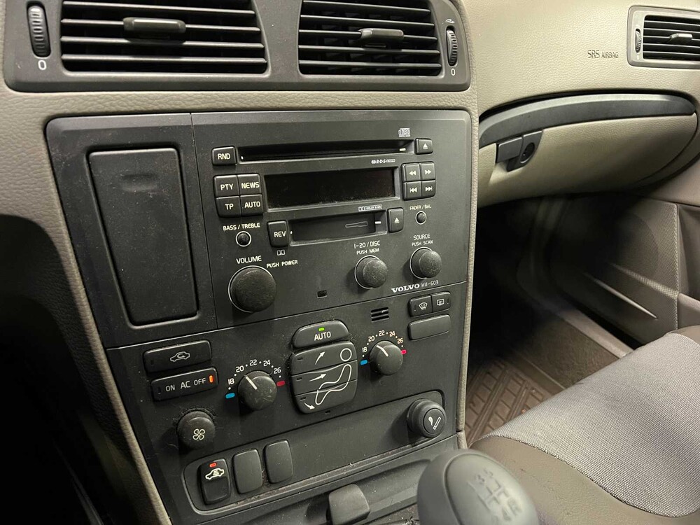 Volvo V70 Cross Country 2.4 T Comfort Line 200pk 2001 (Origineel-NL), 49-HF-RN