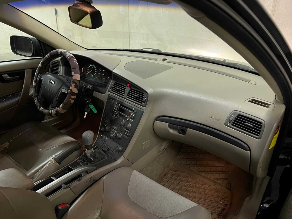 Volvo V70 Cross Country 2.4 T Comfort Line 200pk 2001 (Origineel-NL), 49-HF-RN