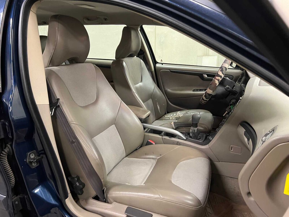 Volvo V70 Cross Country 2.4 T Comfort Line 200pk 2001 (Origineel-NL), 49-HF-RN