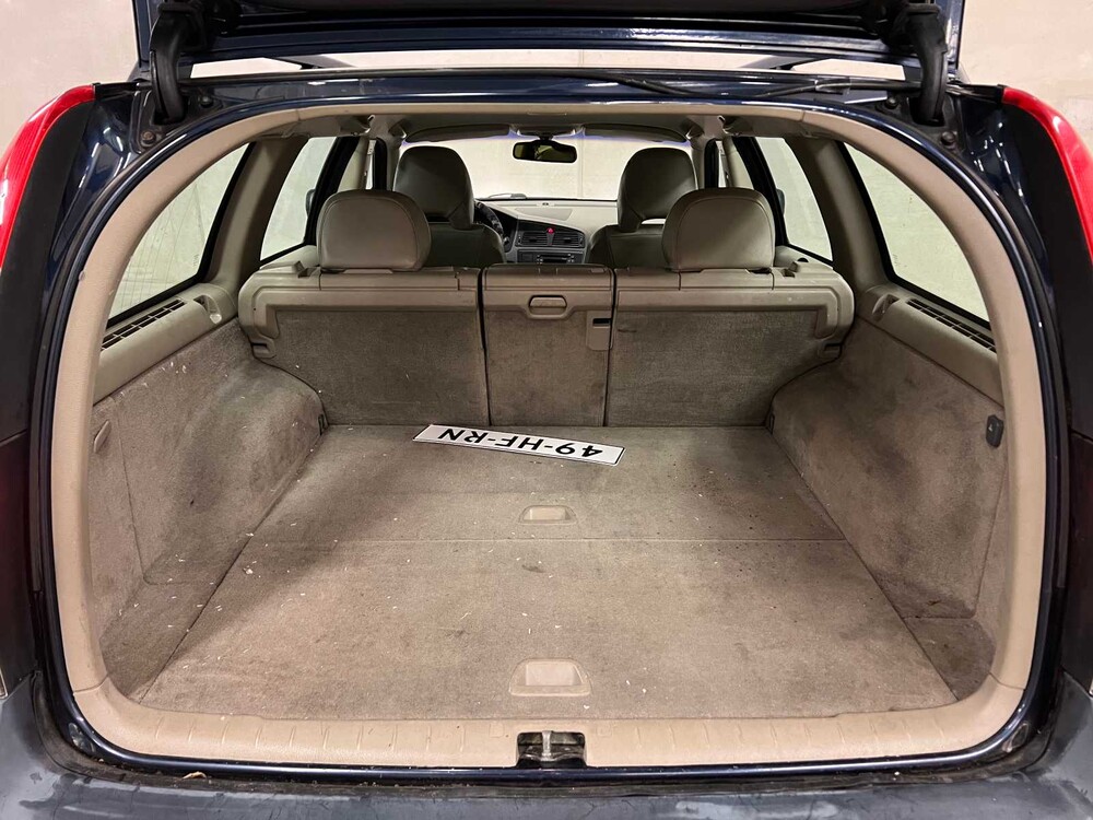 Volvo V70 Cross Country 2.4 T Comfort Line 200pk 2001 (Origineel-NL), 49-HF-RN