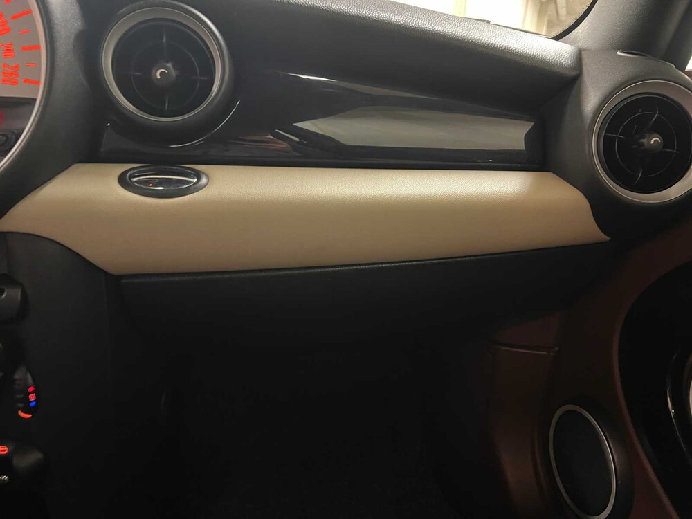 Mini Clubman Cooper 1.6 Business Line 122pk 2010, 65-NLJ-3