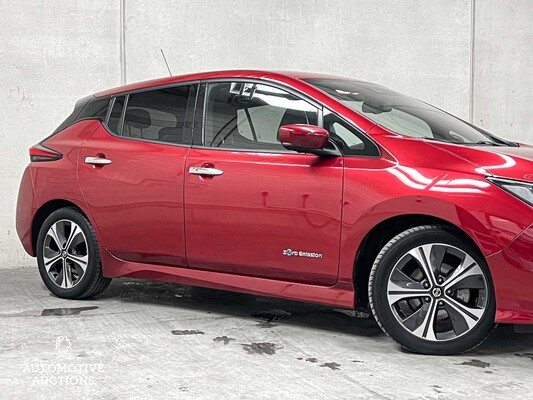 Nissan LEAF N-Connecta 40 kWh 150hp 2018 (original-NL + 1st owner), TZ-306-X