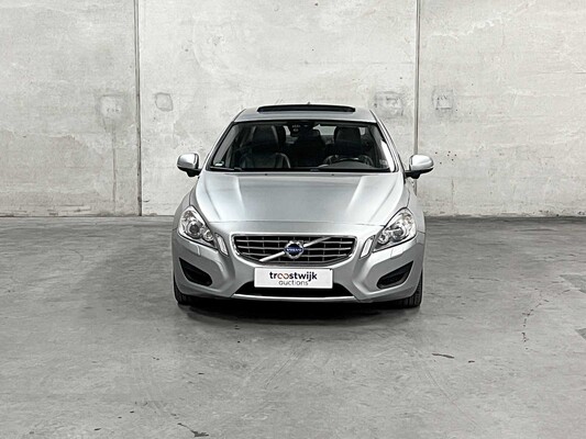 Volvo S60 3.0 T6 AWD Kinetic 305hp 2016, NJ-139-Z