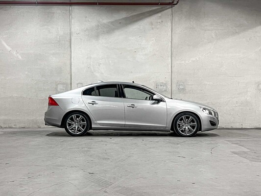 Volvo S60 3.0 T6 AWD Kinetic 305hp 2016, NJ-139-Z