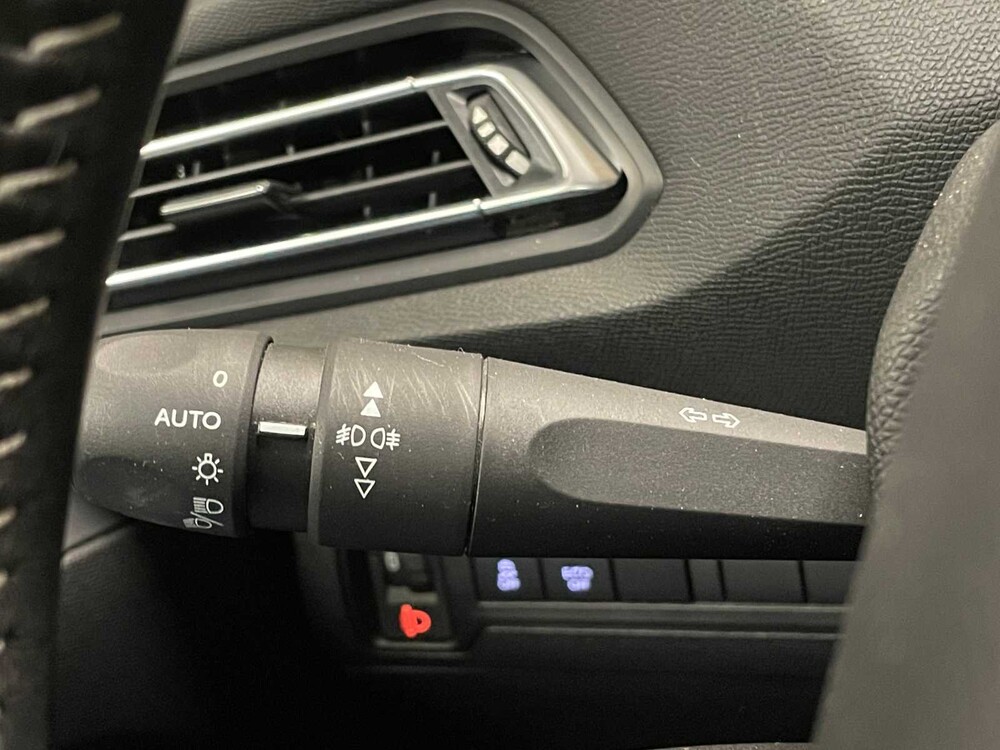 Peugeot 308 1.2 PureTech Style 131pk (Origineel-NL + 1e Eigenaar), JD-244-K